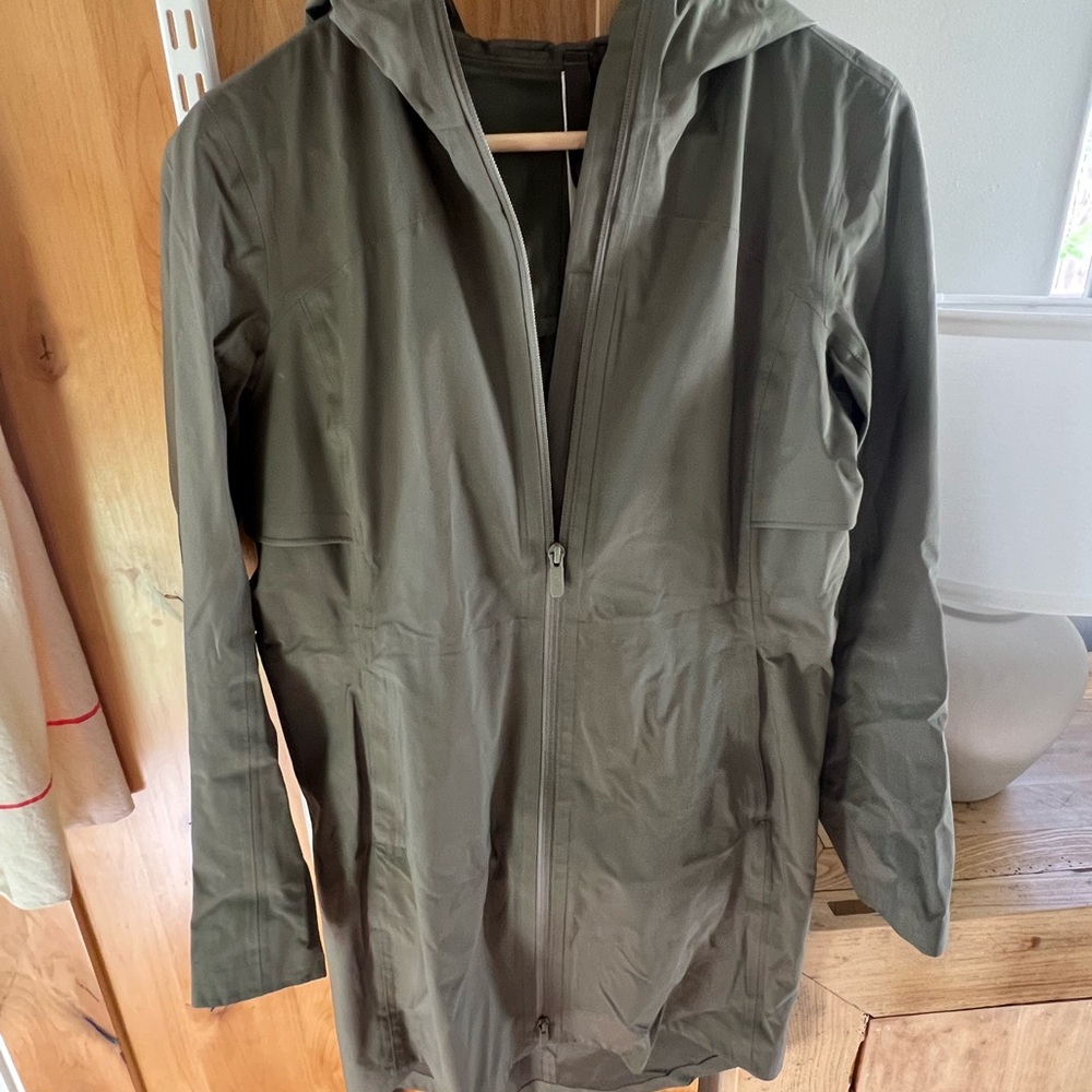 Lululemon Rain Rebel Jacket